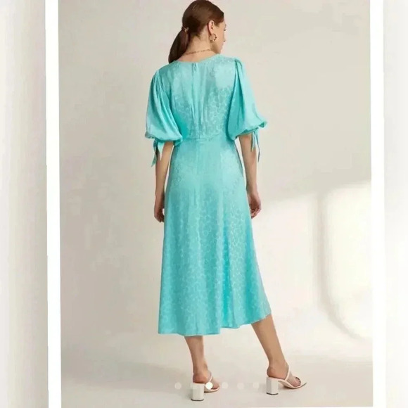 Kitri Lorelle Mint Daisy Jacquard
Midi Dress NEW WITH TAG - Picture 2 of 8